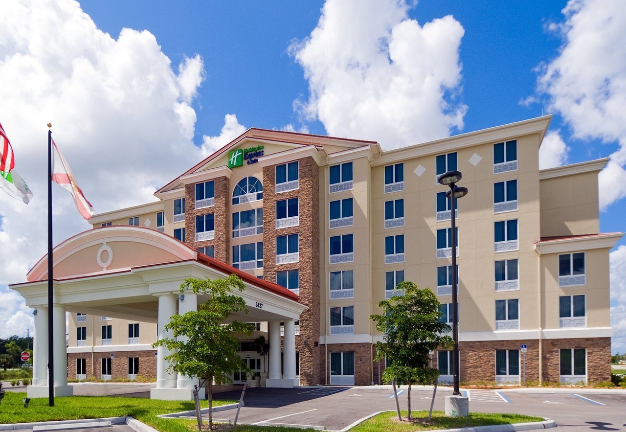 Holiday Inn Express & Suites Ft Myers East The Forum, Fort Myers, FL