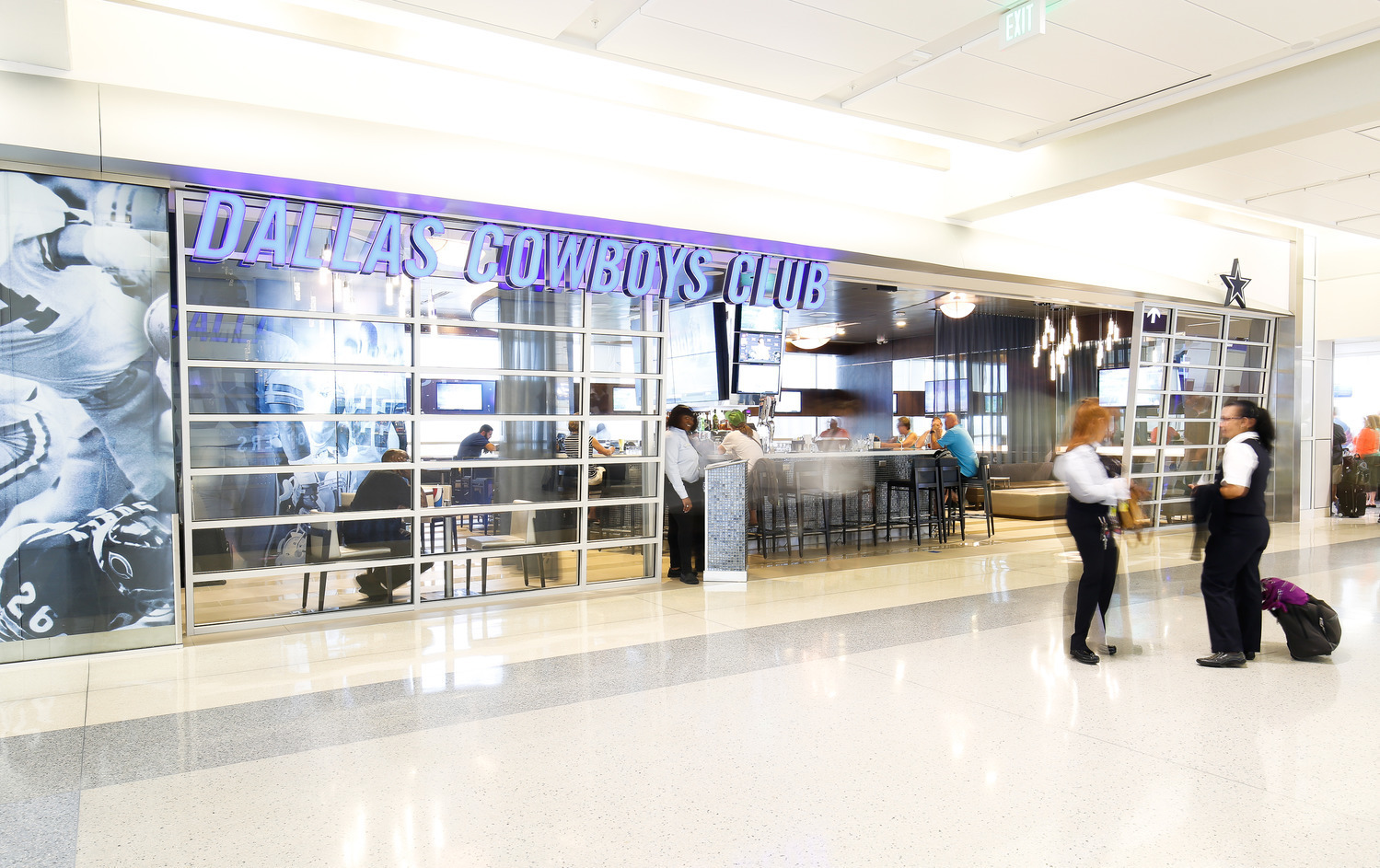 Upscale 'Dallas Cowboys Club' Opens Inside DFW Airport's Terminal A